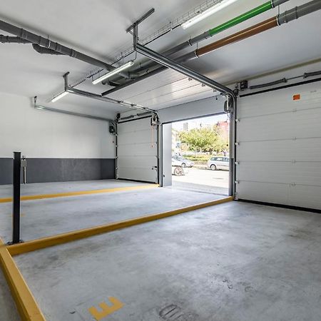 Nomads Lux - 2Bdr & Parking Flores Square Oporto Exteriör bild